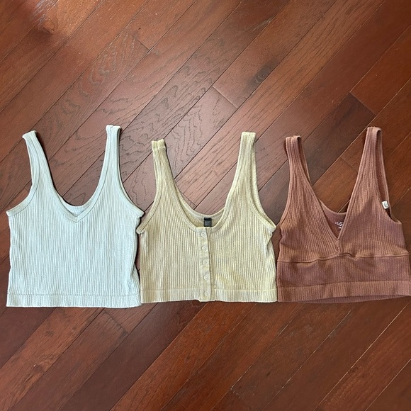 Lot of 3 Urban Outfitters - Out From Under Ribbed Crop Tops Size S/XS - Picture 1 of 16